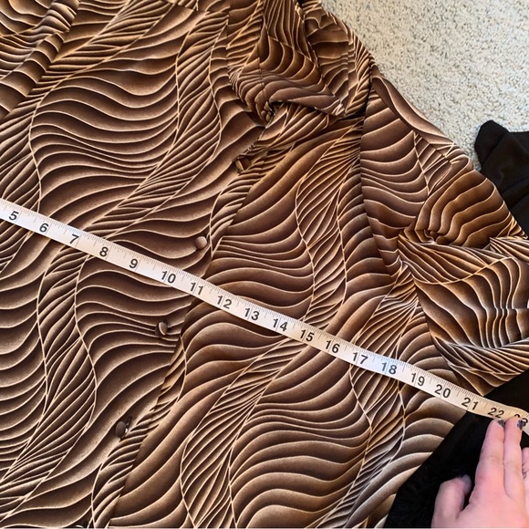 Vintage Yves swirl top - Picture 3 of 6